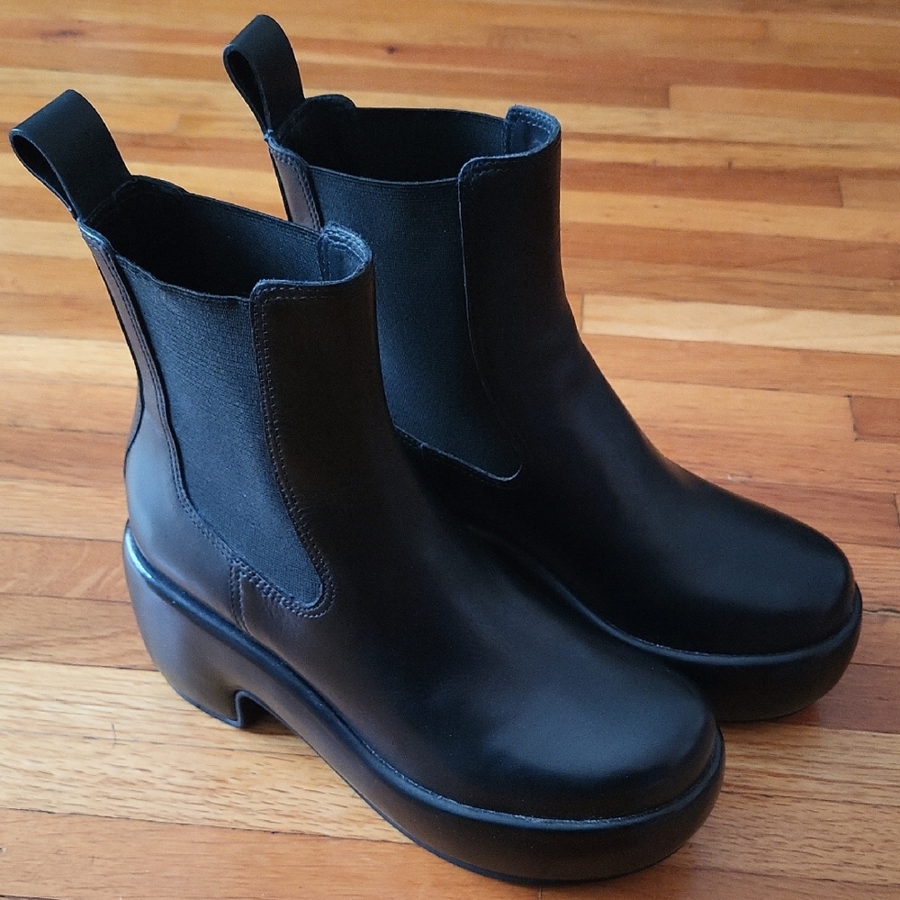 Everlane Puffa Boots